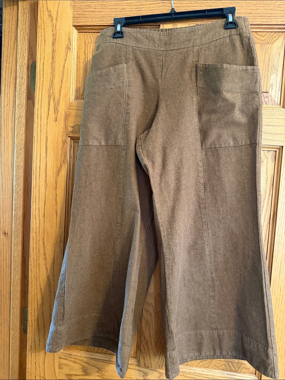 Women’s wide leg linen capri
